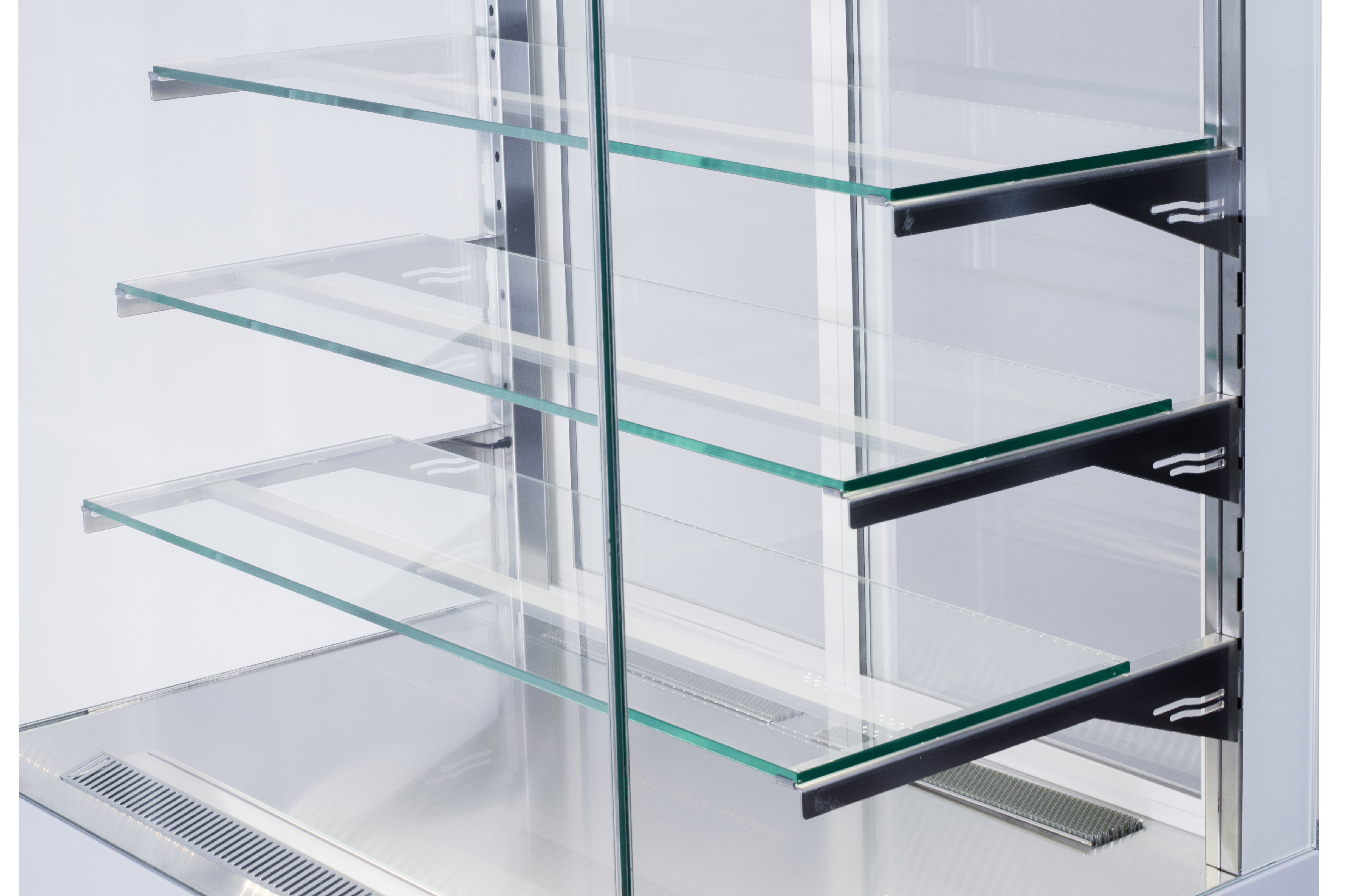 obslužná chladící vitrína CUBE II TRANSPARENT 1500 l UNIS